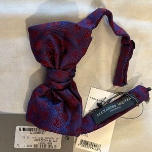 Alexander McQueen bow tie